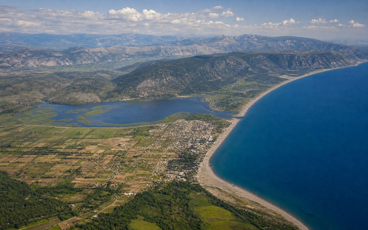 Velipojë — Coastă nordică cu nisip și lagune